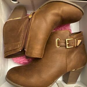 Women ankle boots